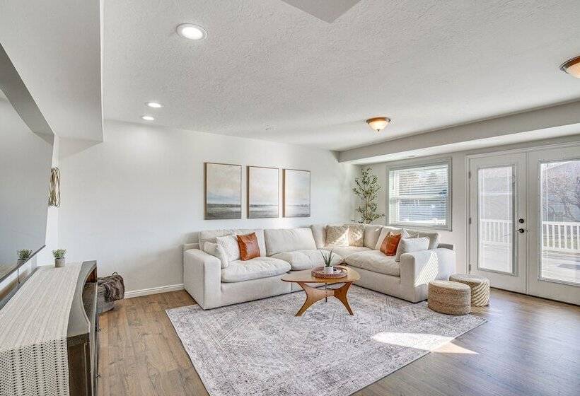 Stylish Orem Retreat W/ Deck, Near Byu & Uvu!