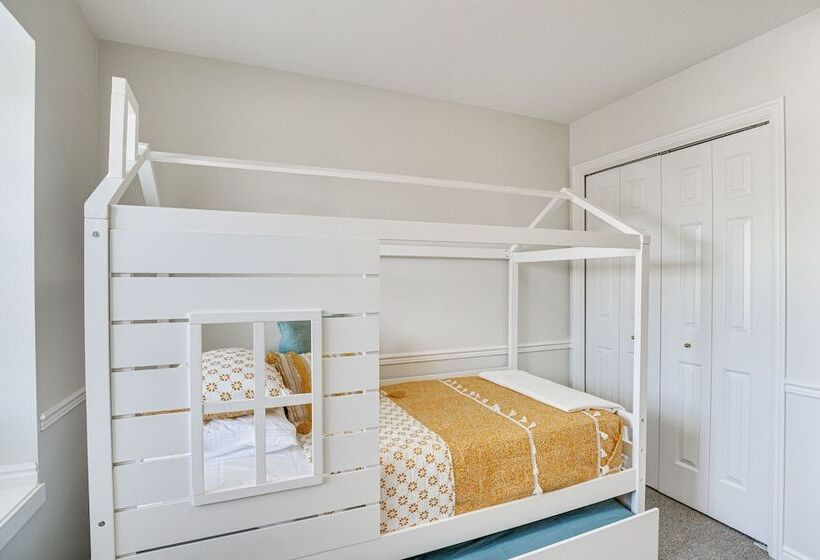 Stylish Orem Retreat W/ Deck, Near Byu & Uvu!