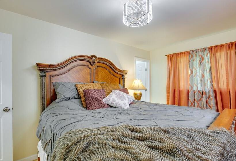 Sunland Hills Home W/ Theater Room & Fire Pit!