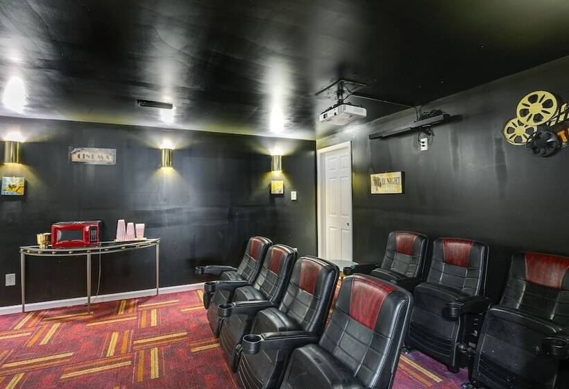 Sunland Hills Home W/ Theater Room & Fire Pit!