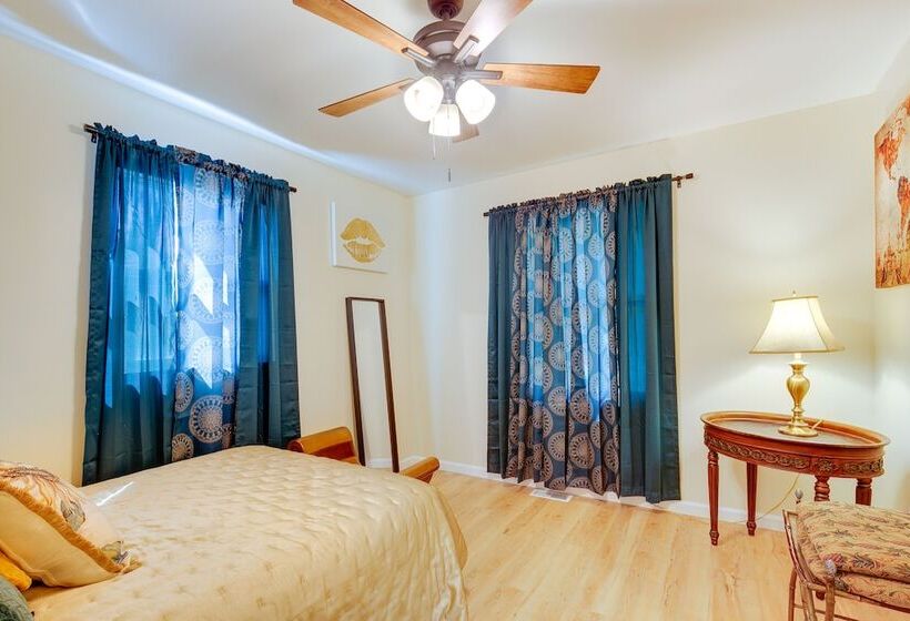 Sunland Hills Home W/ Theater Room & Fire Pit!