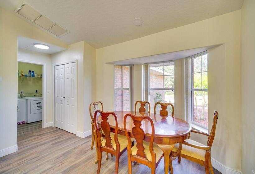 Sunny Palm Bay Home W/ Screened Porch Near Beaches