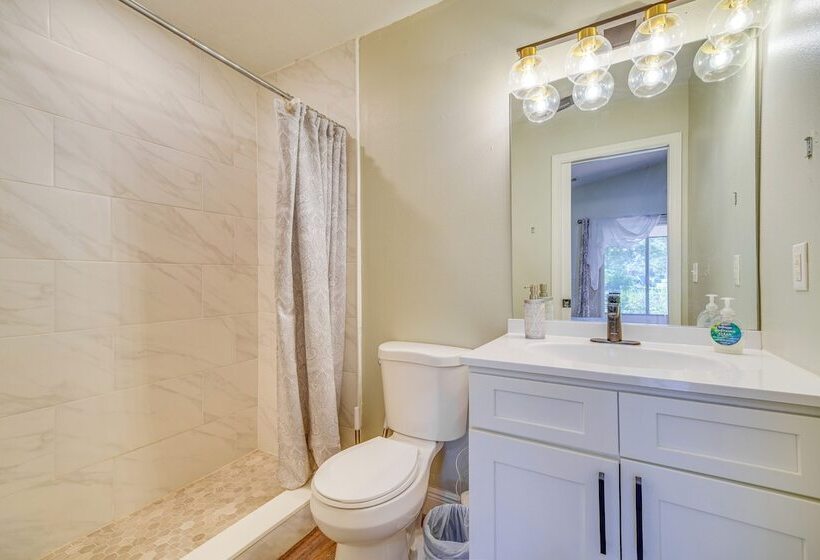 Sunny Palm Bay Home W/ Screened Porch Near Beaches