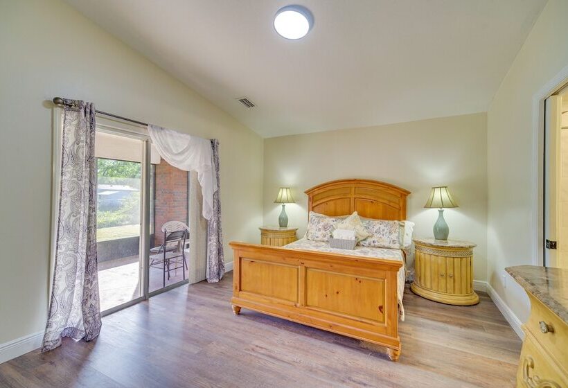 Sunny Palm Bay Home W/ Screened Porch Near Beaches