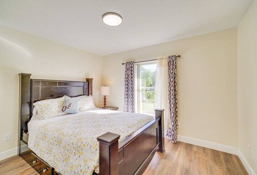 Sunny Palm Bay Home W/ Screened Porch Near Beaches