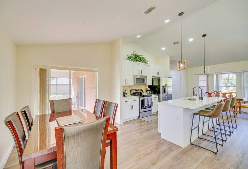 Sunny Palm Bay Home W/ Screened Porch Near Beaches