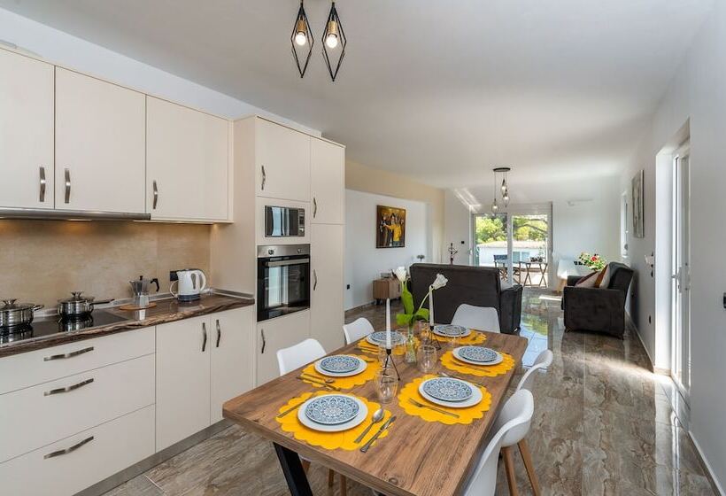 Sweet Home Apartments