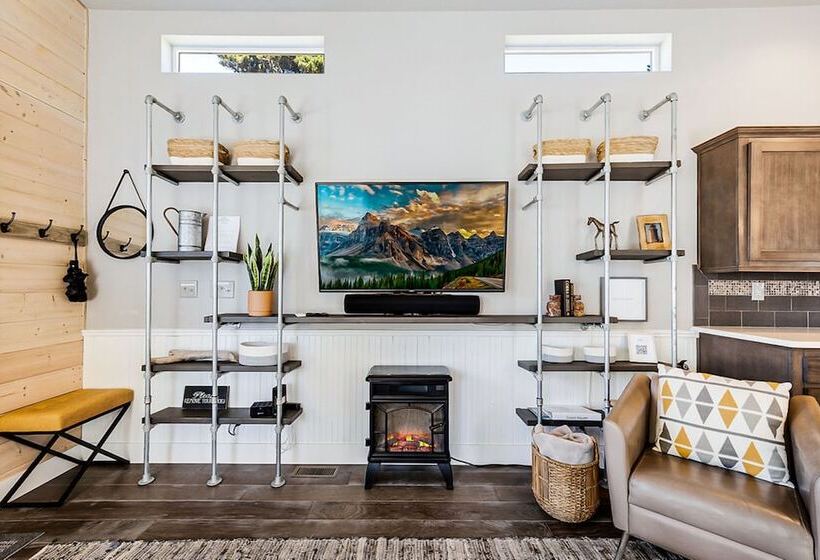 Sweet Seaview Home: Near Beach & Trailhead!