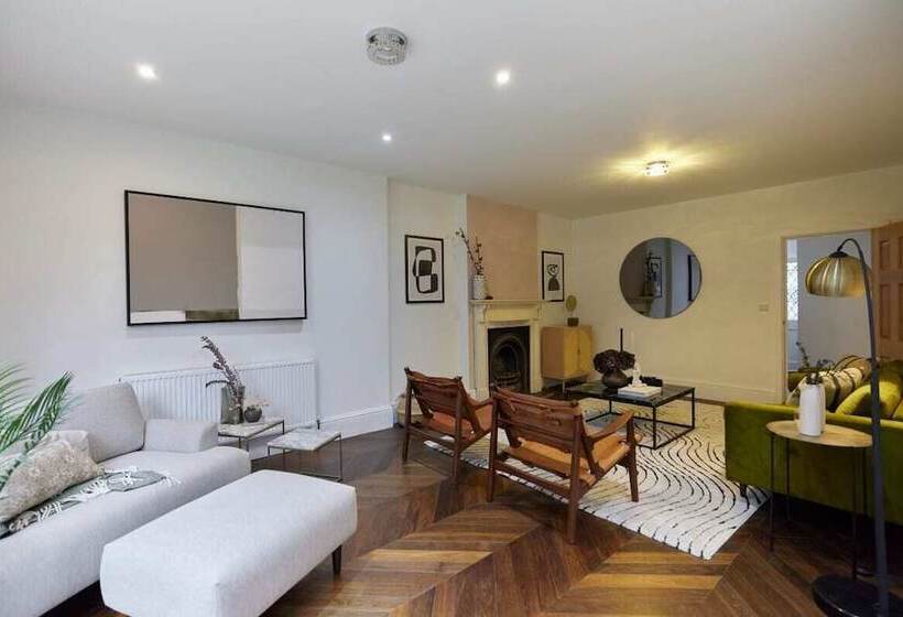 The Redbridge Sanctuary   Spacious 3bdr House With Garden