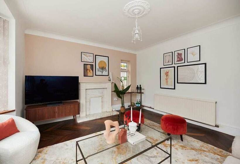 The Redbridge Sanctuary   Spacious 3bdr House With Garden