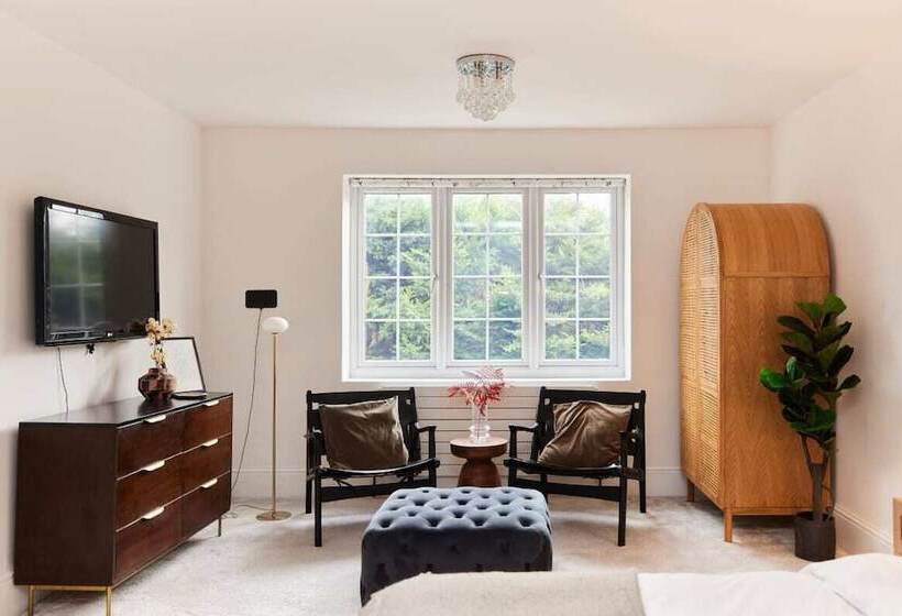 The Redbridge Sanctuary   Spacious 3bdr House With Garden