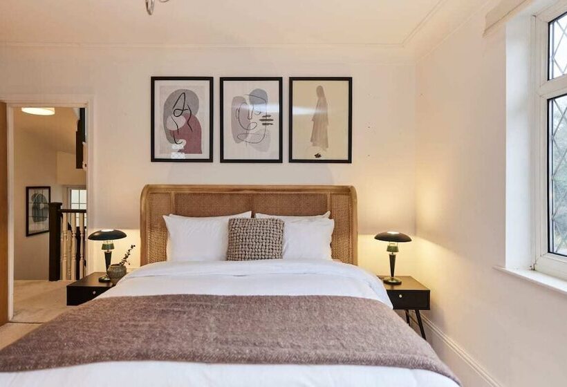 The Redbridge Sanctuary   Spacious 3bdr House With Garden