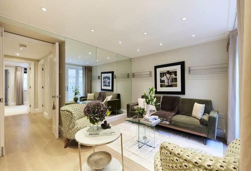 The St. Lukes Garden Place   Spacious 4bdr House With Garden And Terrace