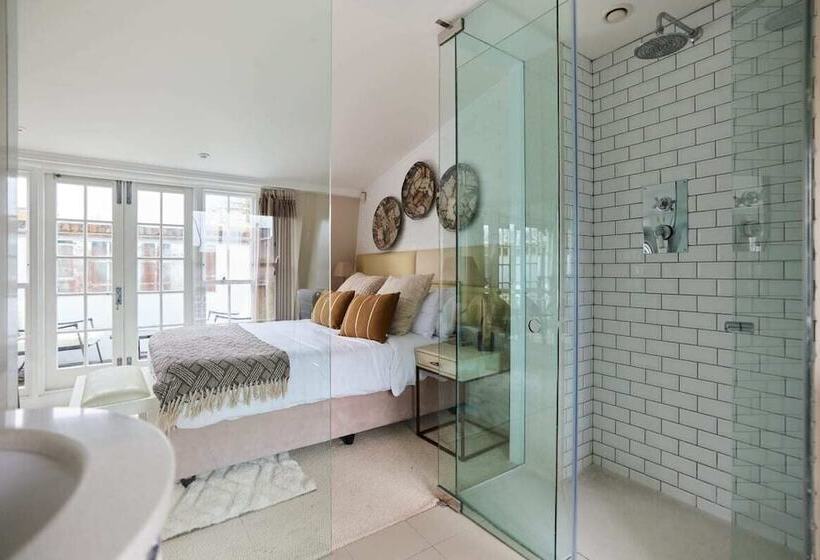 The St. Lukes Garden Place   Spacious 4bdr House With Garden And Terrace