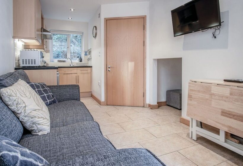 Three Cliffs Cottage   2 Bed   Parkmill