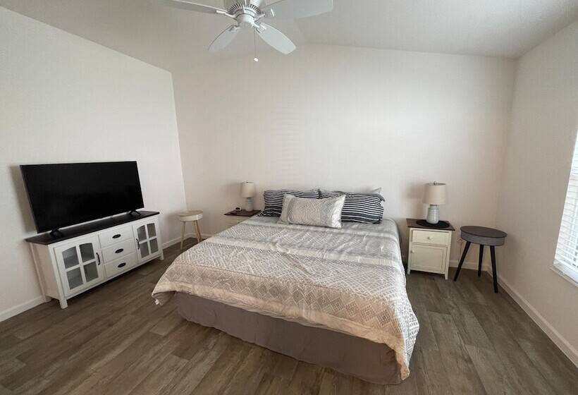 Tinsley   Patio Villa In The Village Of Hawkins