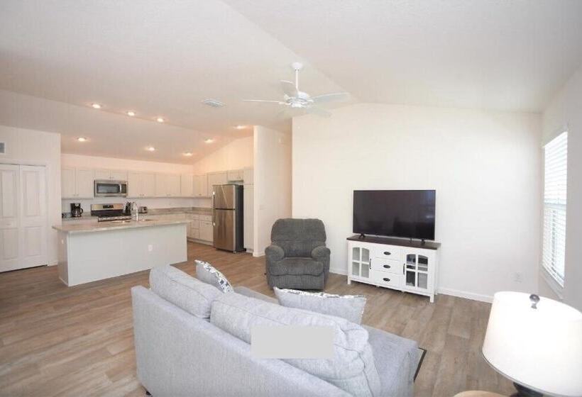 Tinsley   Patio Villa In The Village Of Hawkins