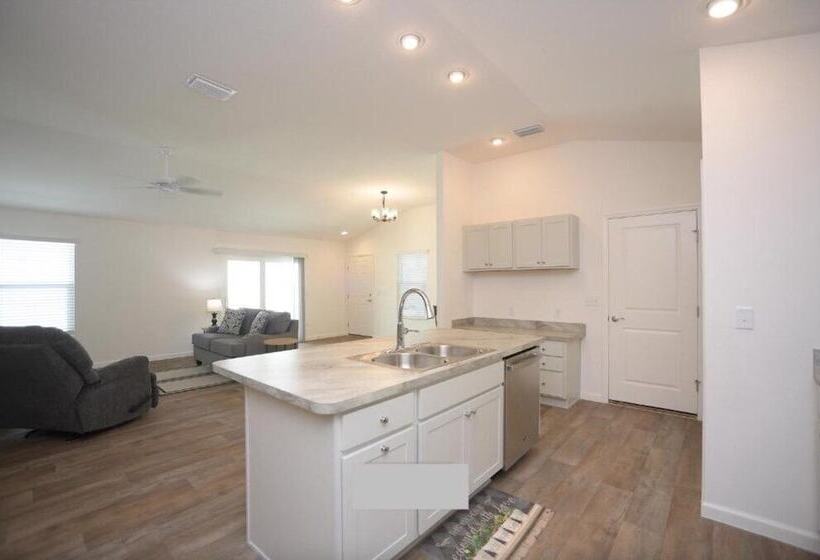 Tinsley   Patio Villa In The Village Of Hawkins