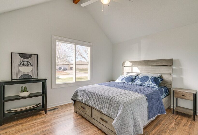 Tranquil Fort Wayne Home: 7 Mi To Downtown