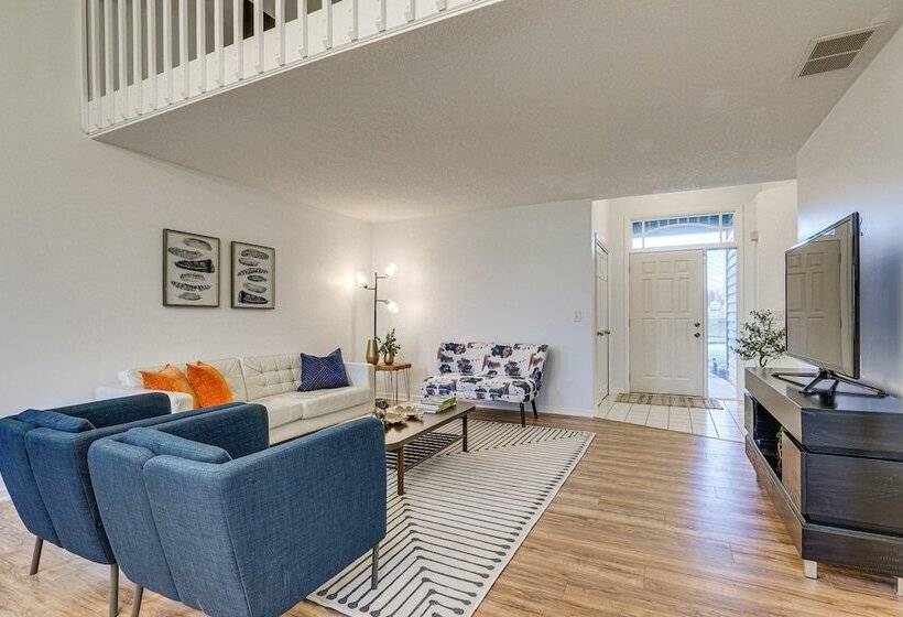 Tranquil Fort Wayne Home: 7 Mi To Downtown