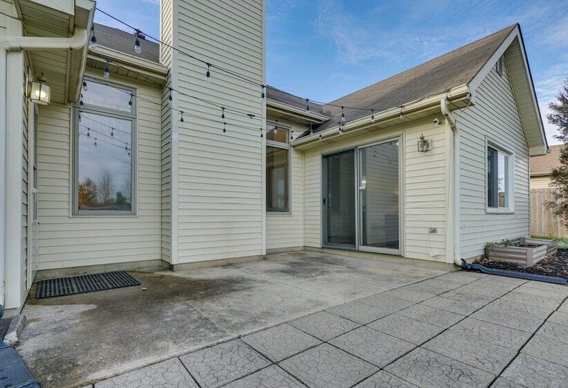 Tranquil Fort Wayne Home: 7 Mi To Downtown