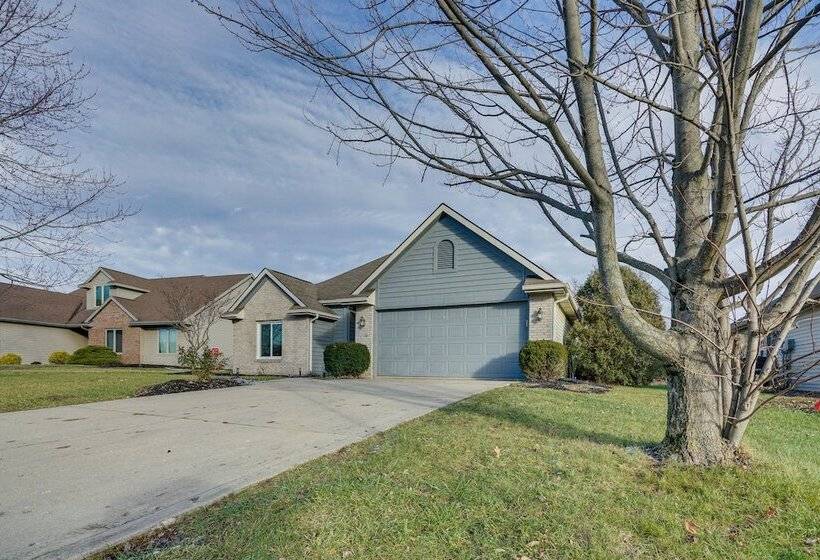 Tranquil Fort Wayne Home: 7 Mi To Downtown