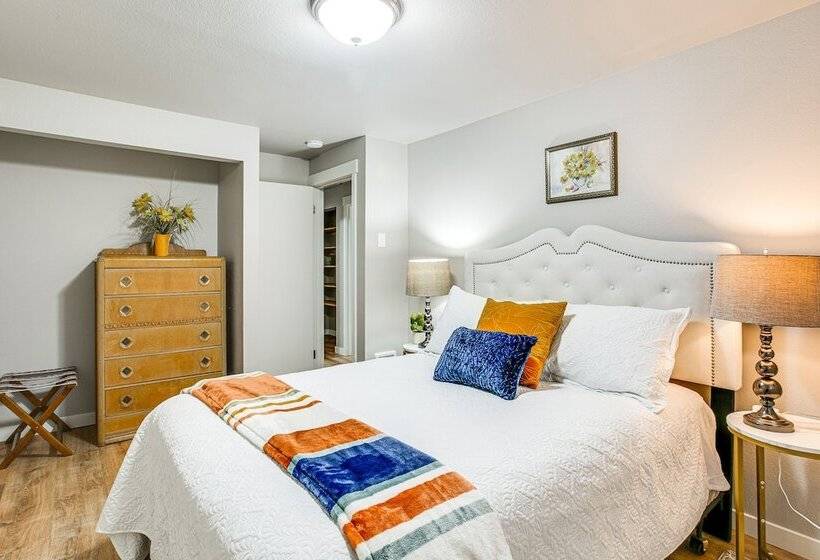 Updated Duplex Home < 1 Mi To Downtown Enumclaw!