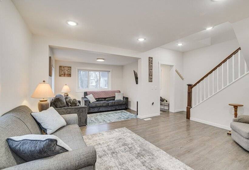 Updated Home < 1 Mi To Downtown Fargo!