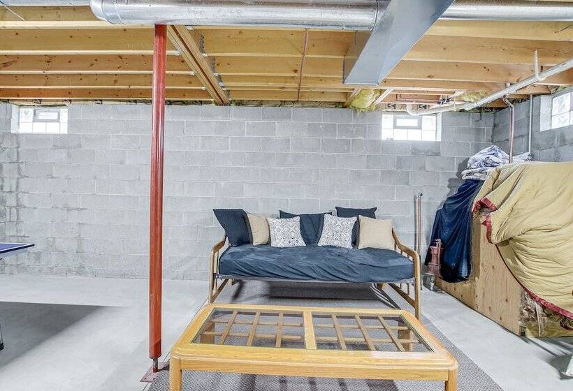 Versatile Castle Rock Lake Home With Fire Pit!