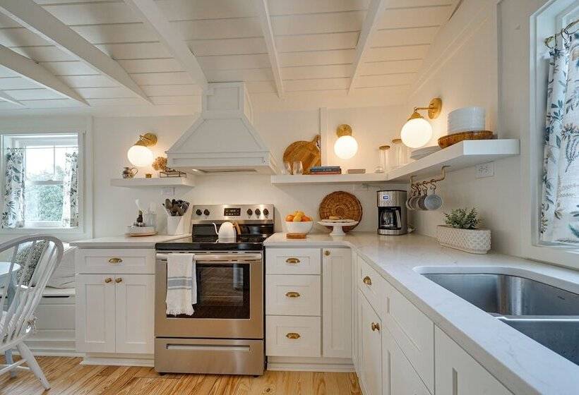 Vintage Surf City Cottage   132 Steps To Beach!