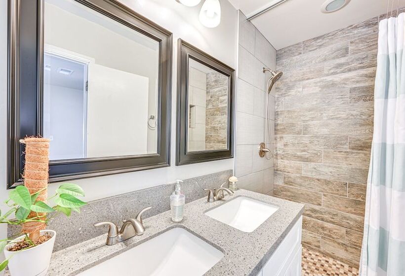 Walkable Chula Vista Home W/ Covered Patio