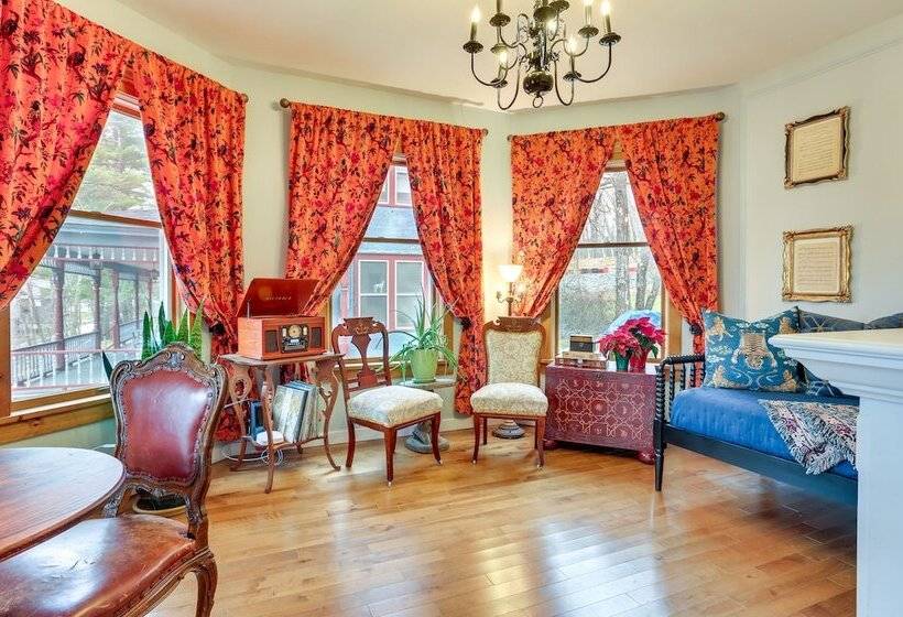 Waterfront Catskills Home W/ Hot Tub & Fireplace