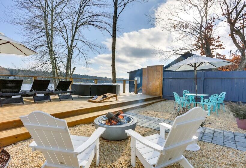 Waterfront Catskills Home W/ Hot Tub & Fireplace