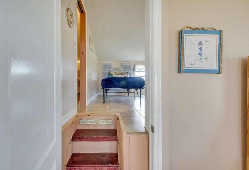 Waterfront Daytona Escape W/ Pool & Game Room!