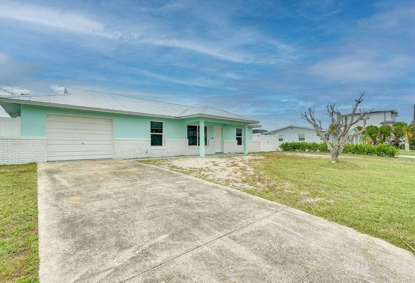 Waterfront Matlacha Home: Kayaks & Boat Launch!