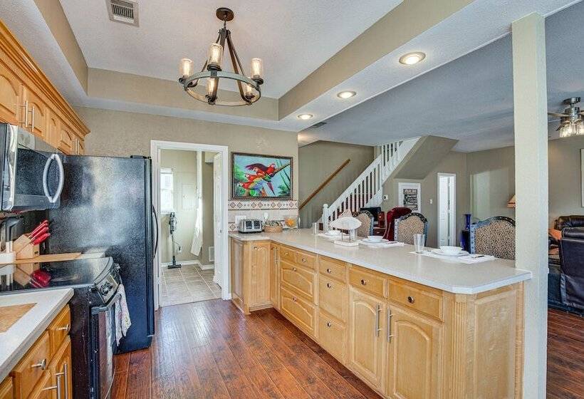 Waterfront Texas Escape W/ Fire Pit & Ev Charger!