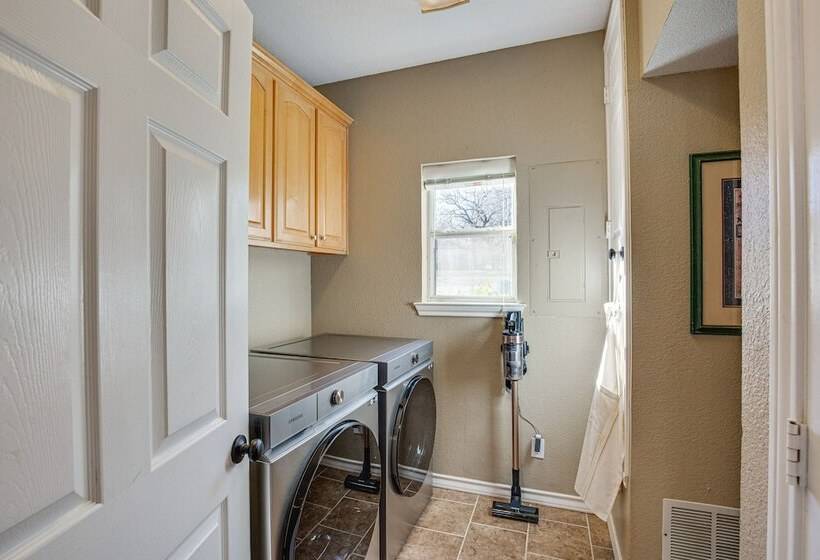 Waterfront Texas Escape W/ Fire Pit & Ev Charger!