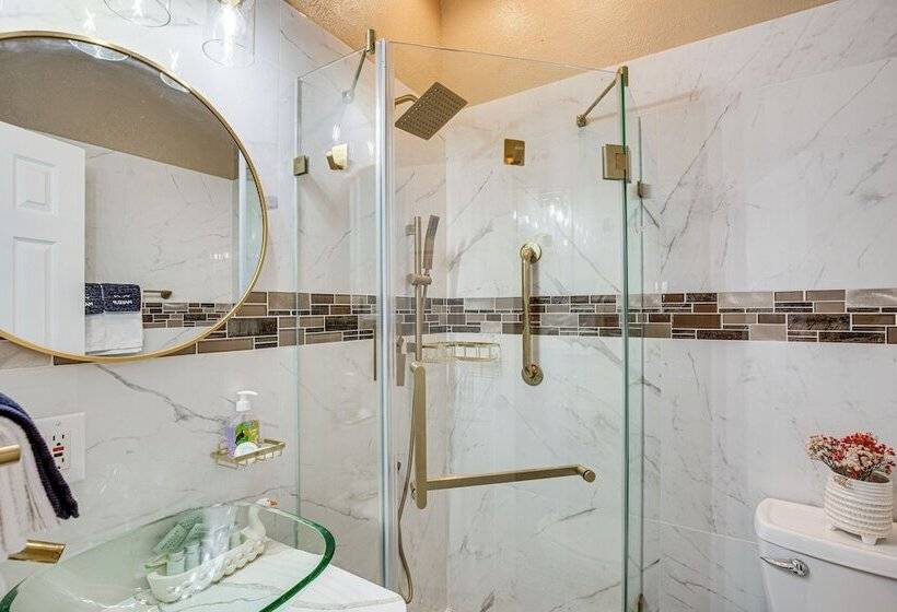 Waterfront Texas Escape W/ Fire Pit & Ev Charger!