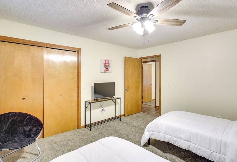 Welcoming Hot Springs Home 12 Mi To National Park