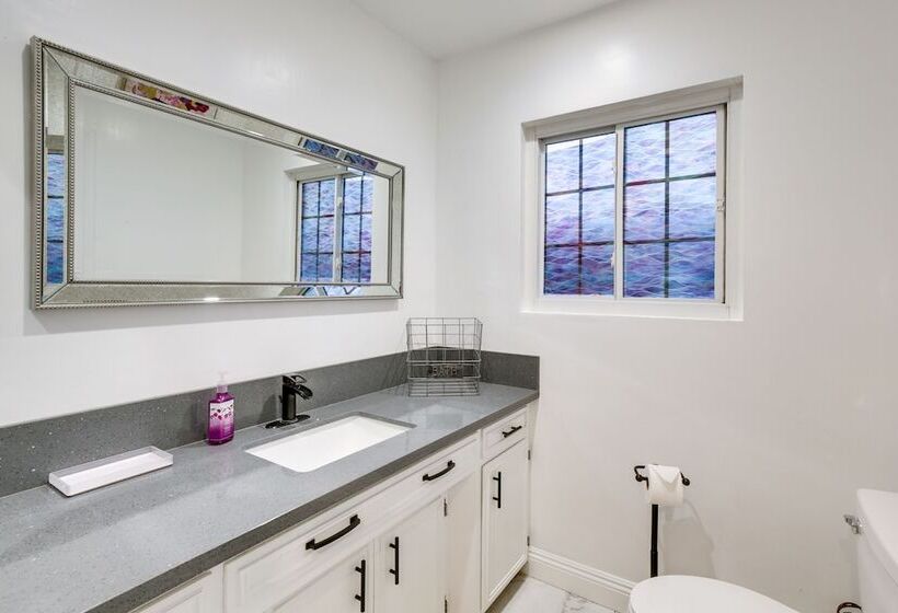 Spacious Home W/ Yard ~ 7 Mi To Dtwm San Diego!