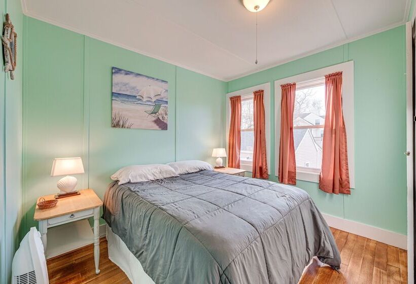 Wells Vacation Rental: 1 Mi To Moody Beach!