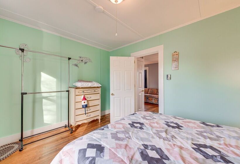 Wells Vacation Rental: 1 Mi To Moody Beach!