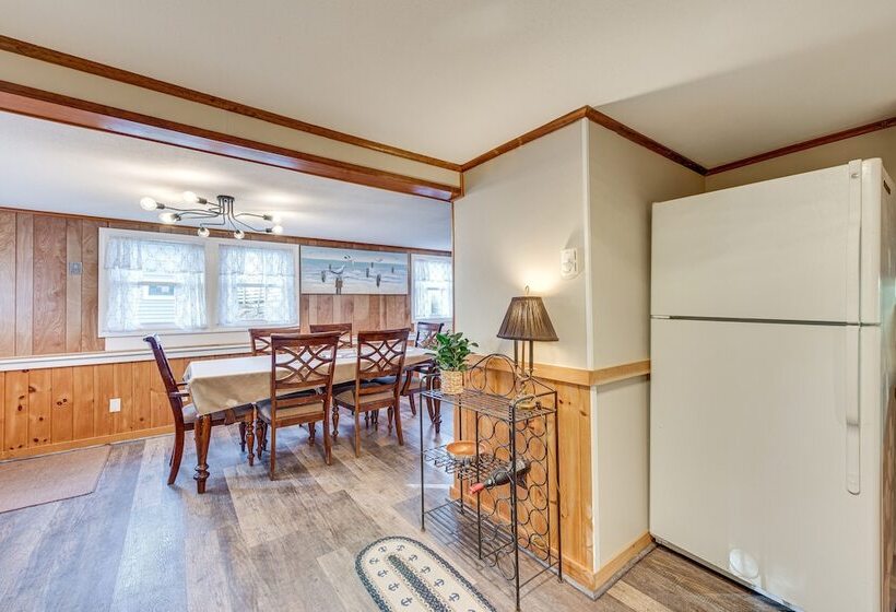 Wells Vacation Rental: 1 Mi To Moody Beach!