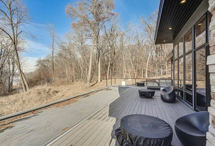 Wisconsin Home W/ Infinity Pool, Hot Tub & Deck!