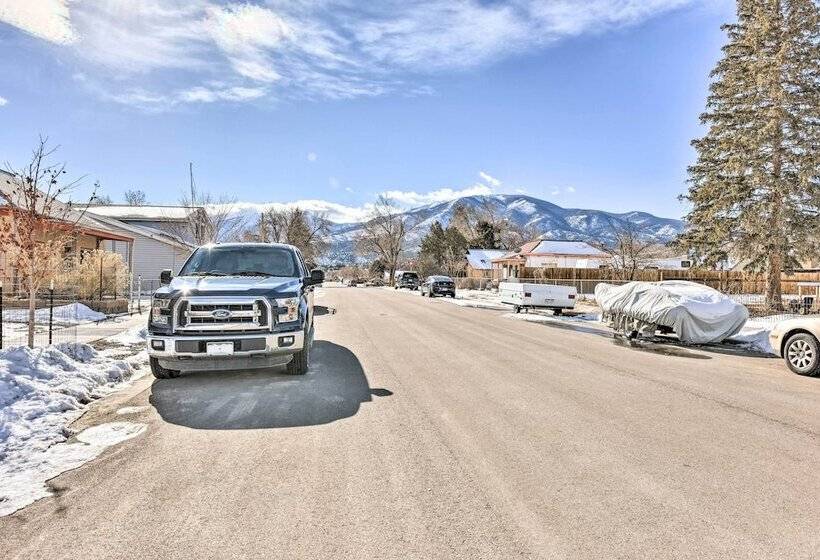 0255: Eclectic Sanctuary 6 Blocks From Downtown!