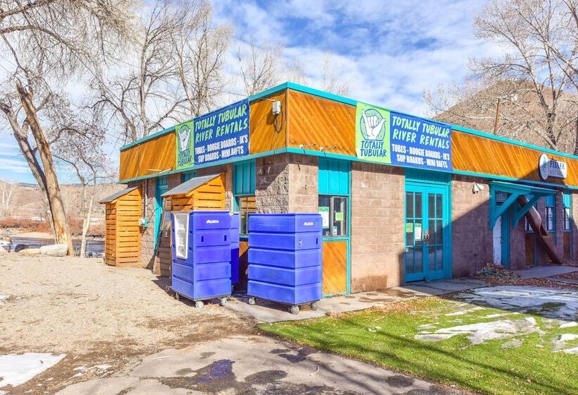 0255: Eclectic Sanctuary 6 Blocks From Downtown!