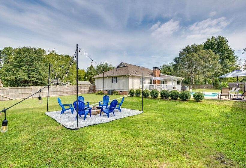Acworth Oasis W/ Pool, Hot Tub & Fire Pit!