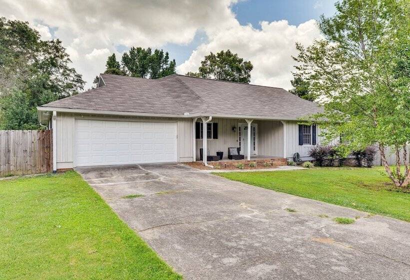 Acworth Oasis W/ Pool, Hot Tub & Fire Pit!