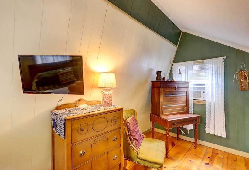 Adorable Ellijay Cabin W/ Hot Tub & Fire Pit