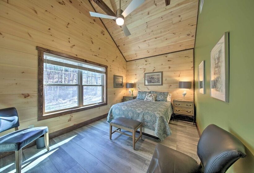 Airy Ellijay Home W/ Spacious Creekside Deck!
